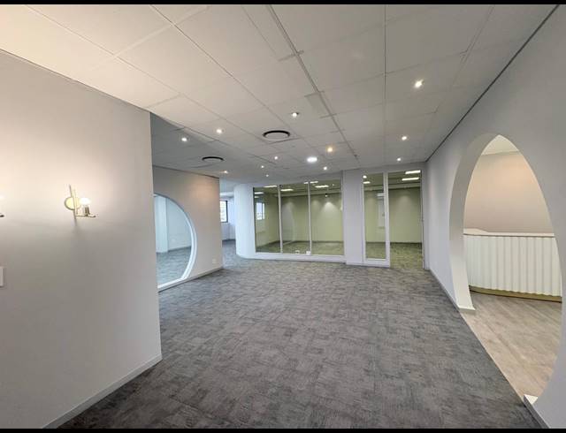 287M² OFFICE TO LET IN MAGALIESSIG